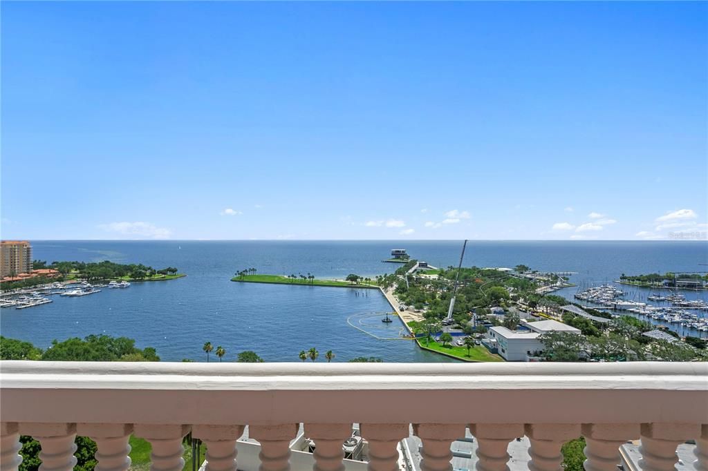For Sale: $4,500,000 (3 beds, 2 baths, 5100 Square Feet)
