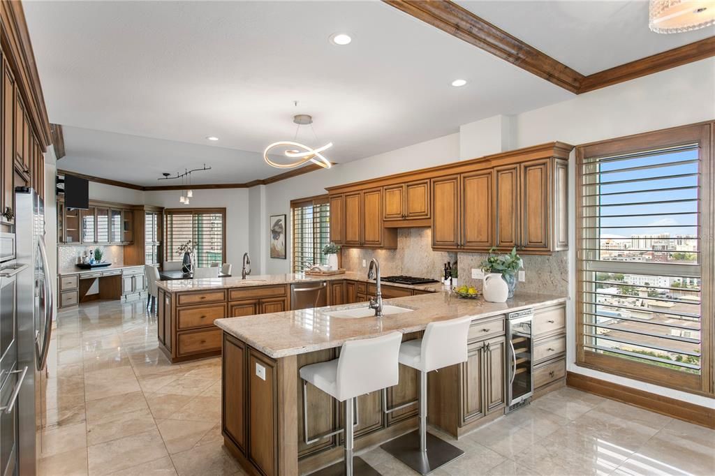 For Sale: $4,500,000 (3 beds, 2 baths, 5100 Square Feet)