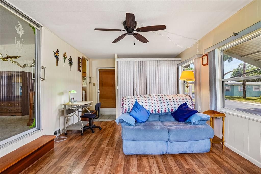 For Sale: $175,000 (2 beds, 2 baths, 1428 Square Feet)