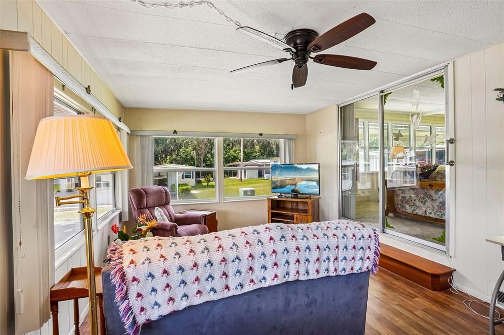 For Sale: $175,000 (2 beds, 2 baths, 1428 Square Feet)