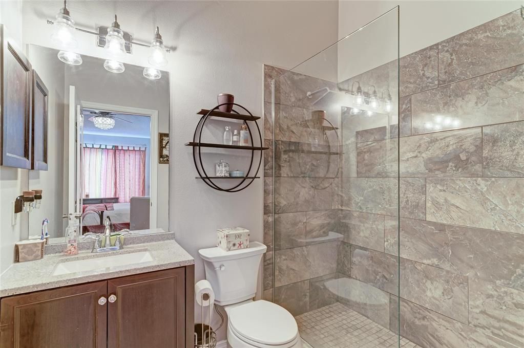 For Sale: $245,000 (2 beds, 2 baths, 1080 Square Feet)