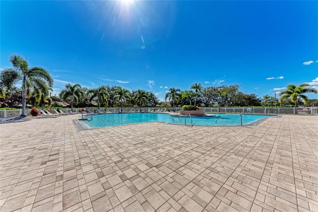For Sale: $245,000 (2 beds, 2 baths, 1080 Square Feet)