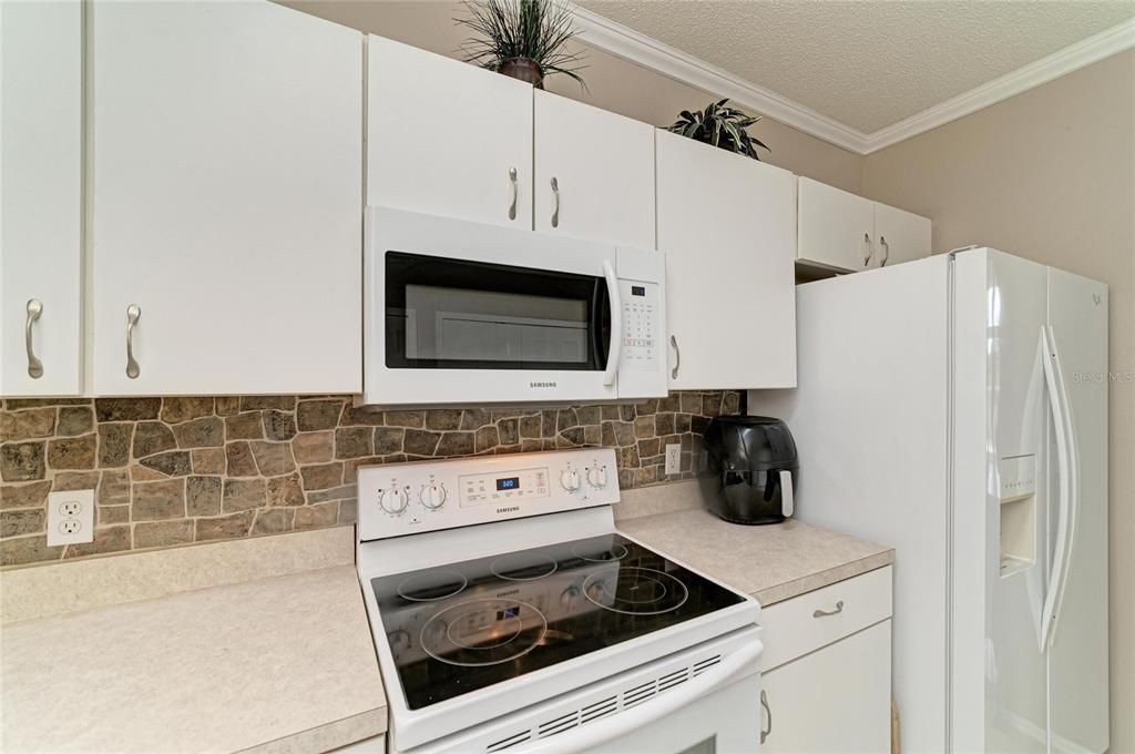 For Sale: $245,000 (2 beds, 2 baths, 1080 Square Feet)