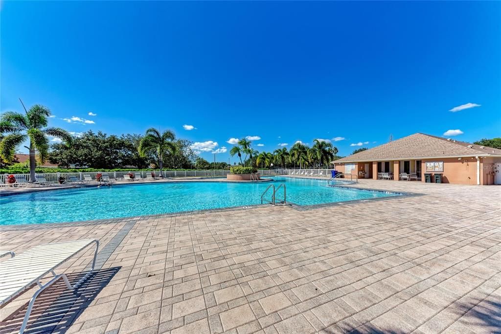 For Sale: $245,000 (2 beds, 2 baths, 1080 Square Feet)