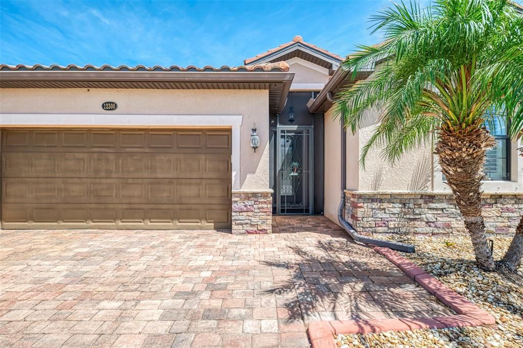 For Sale: $509,900 (3 beds, 3 baths, 2035 Square Feet)