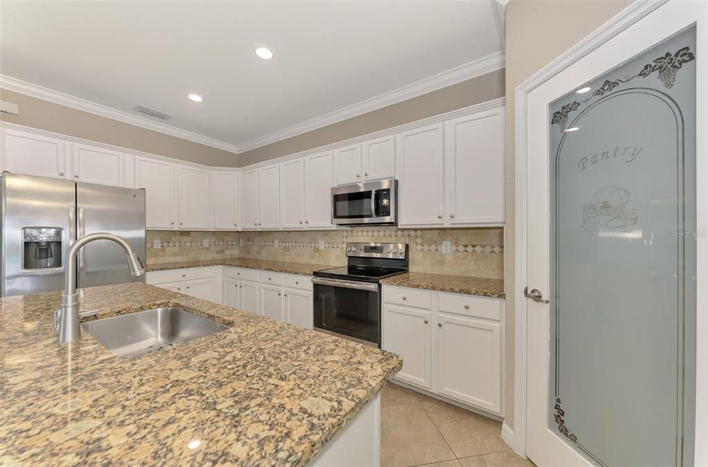 For Sale: $509,900 (3 beds, 3 baths, 2035 Square Feet)