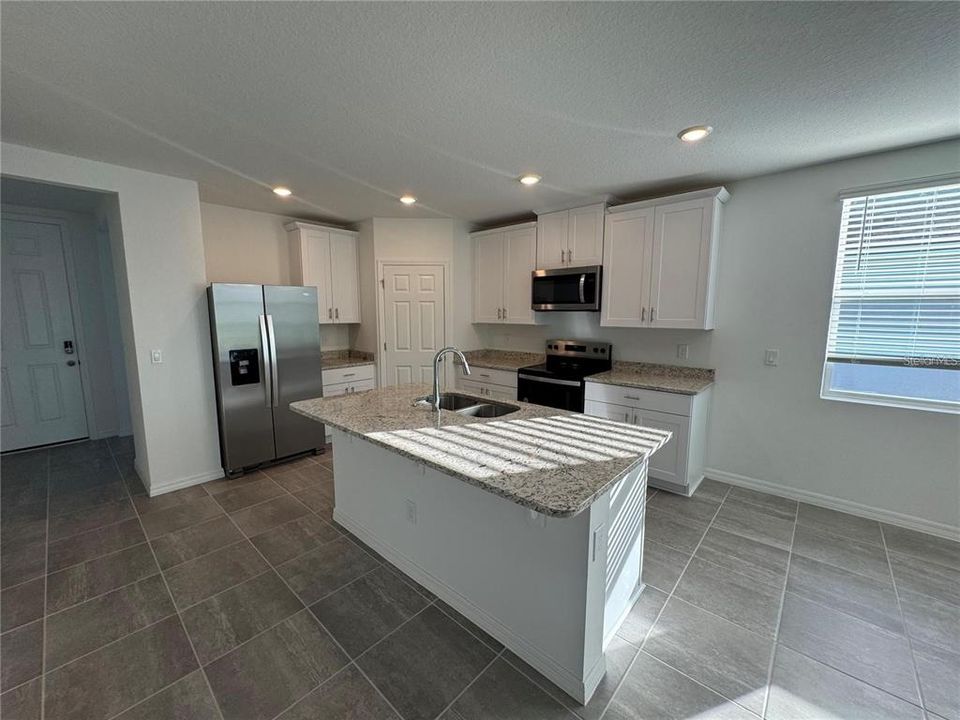 For Rent: $2,200 (3 beds, 2 baths, 1680 Square Feet)