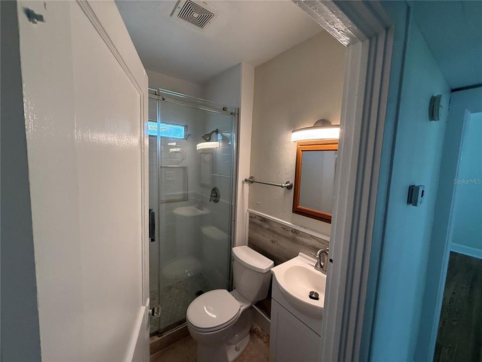 For Rent: $1,700 (2 beds, 1 baths, 795 Square Feet)