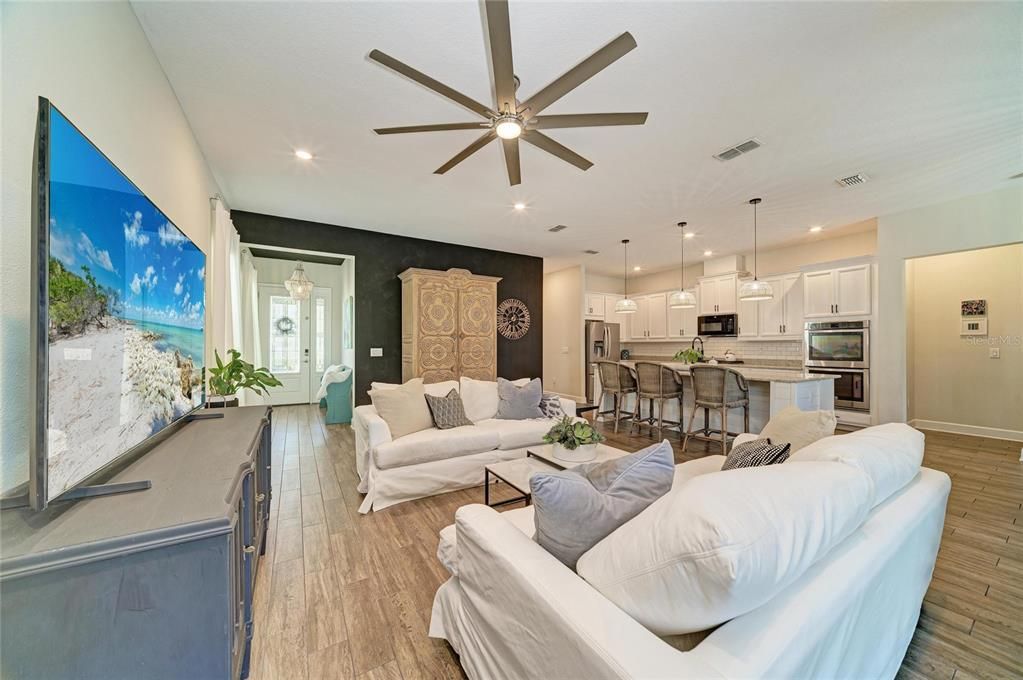 For Sale: $724,900 (4 beds, 2 baths, 2109 Square Feet)