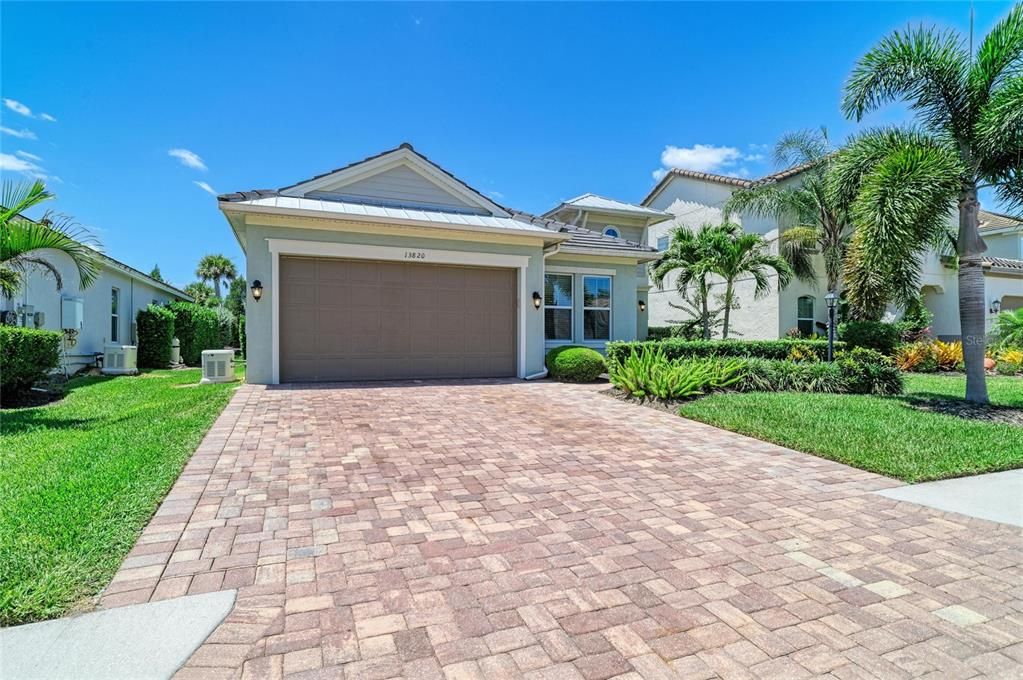 For Sale: $724,900 (4 beds, 2 baths, 2109 Square Feet)