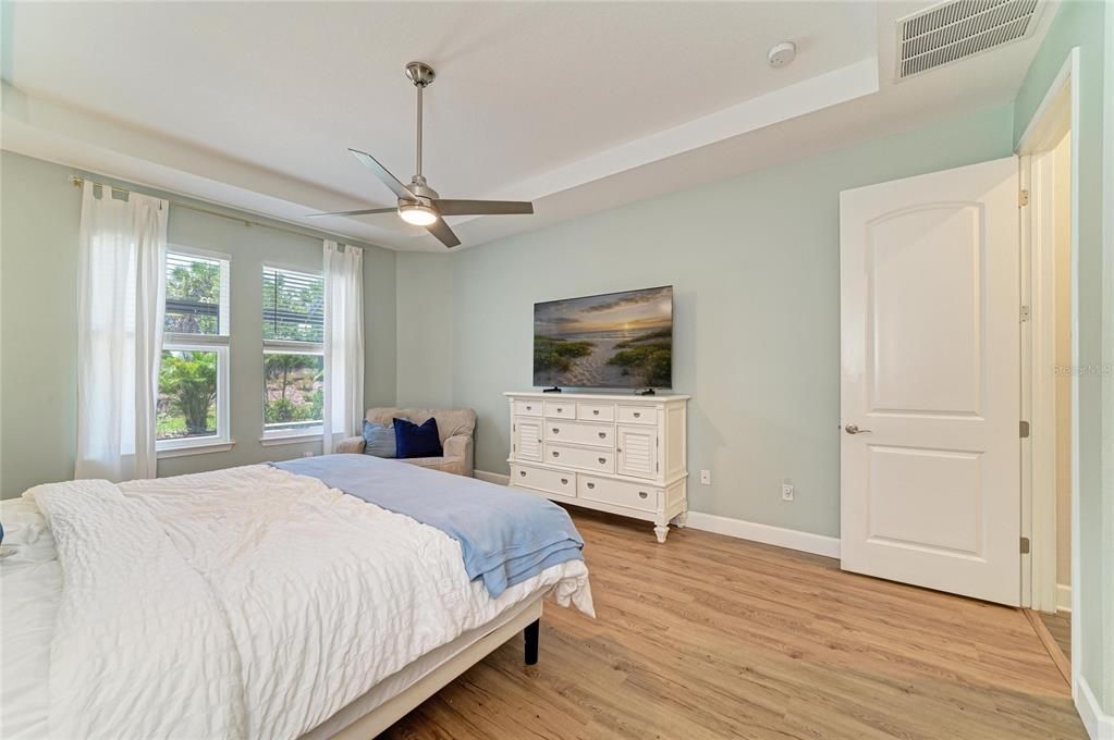 For Sale: $724,900 (4 beds, 2 baths, 2109 Square Feet)