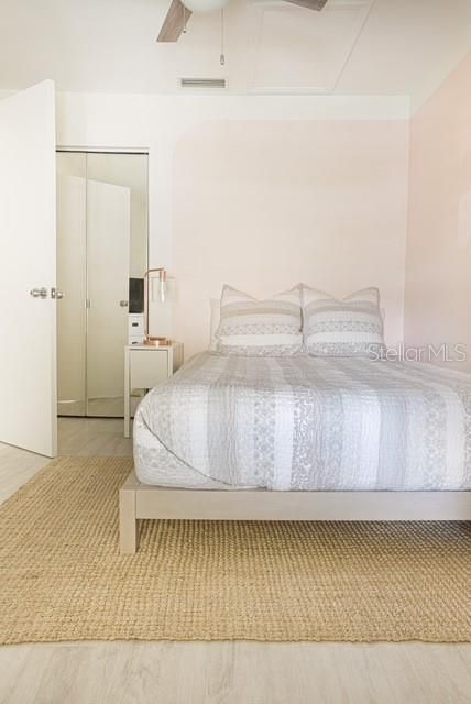 For Sale: $400,000 (2 beds, 2 baths, 830 Square Feet)
