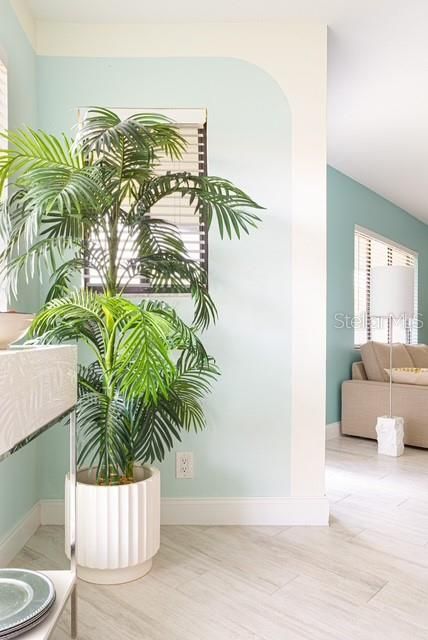 For Sale: $400,000 (2 beds, 2 baths, 830 Square Feet)