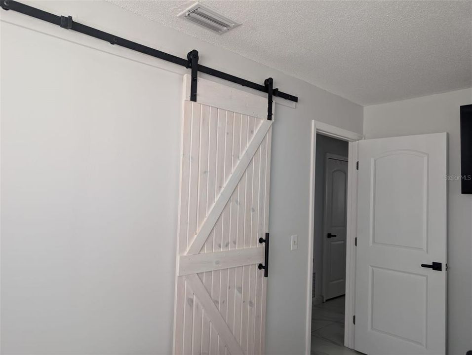 En Venta: $319,999 (4 camas, 3 baños, 1356 Pies cuadrados)