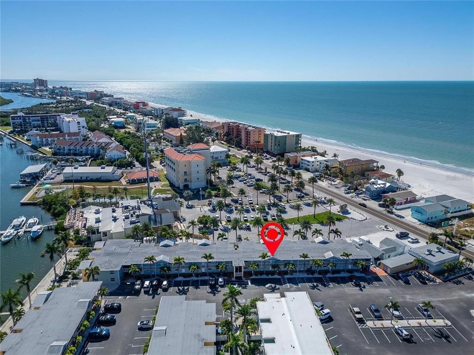 For Sale: $379,000 (1 beds, 1 baths, 735 Square Feet)