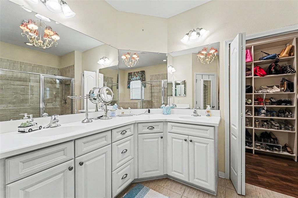 For Sale: $465,000 (3 beds, 2 baths, 2074 Square Feet)