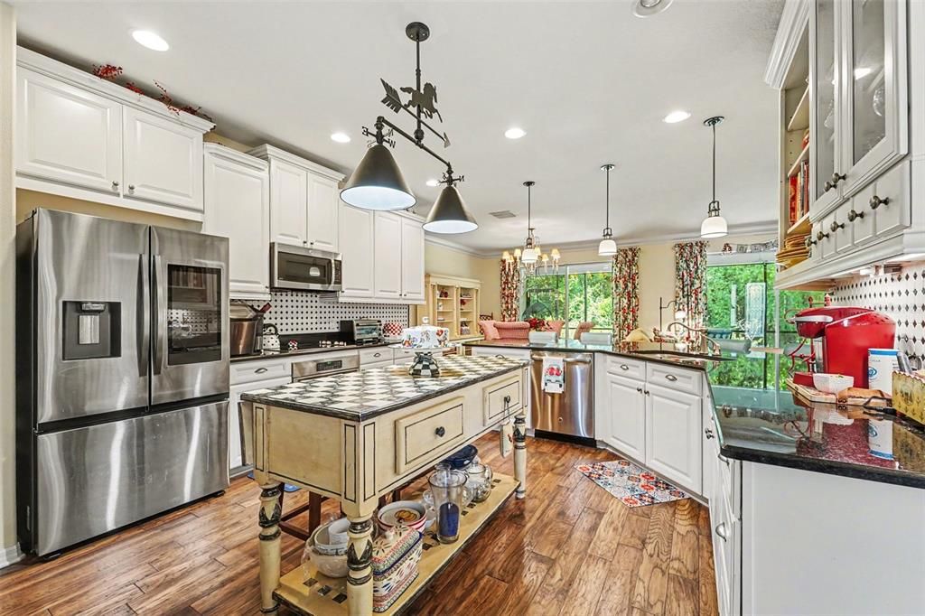 For Sale: $465,000 (3 beds, 2 baths, 2074 Square Feet)