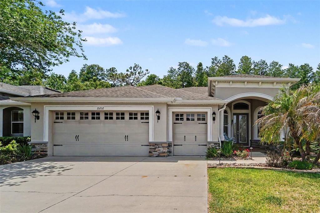 For Sale: $465,000 (3 beds, 2 baths, 2074 Square Feet)