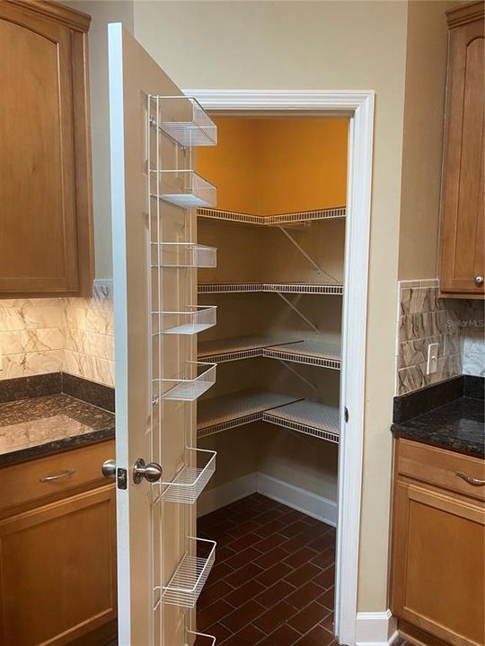 En Venta: $499,000 (4 camas, 3 baños, 2637 Pies cuadrados)