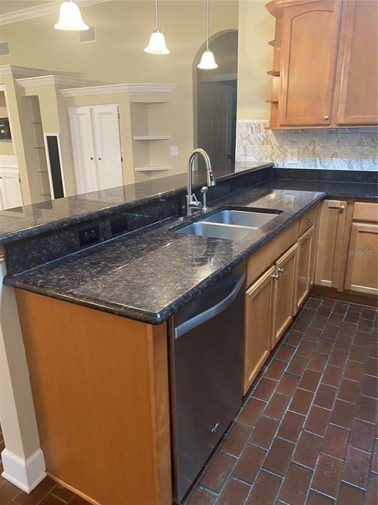 En Venta: $499,000 (4 camas, 3 baños, 2637 Pies cuadrados)