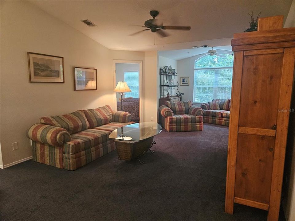 For Sale: $168,000 (2 beds, 2 baths, 1138 Square Feet)