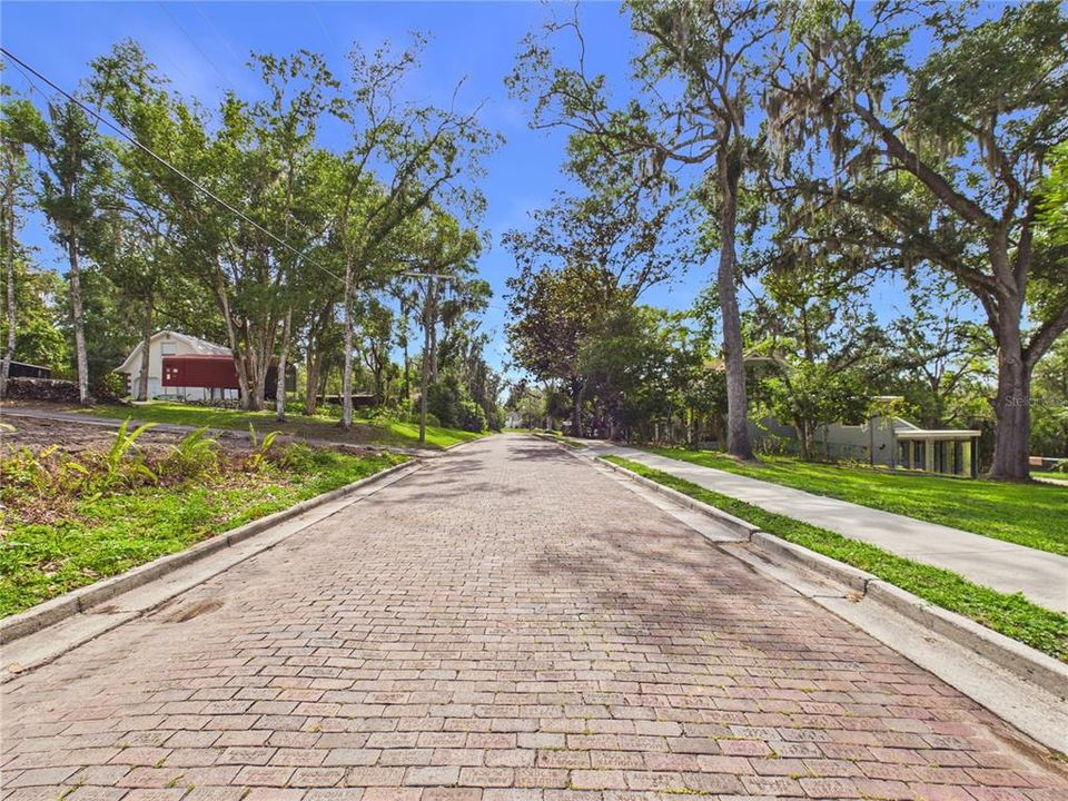 For Sale: $315,000 (4 beds, 2 baths, 1528 Square Feet)