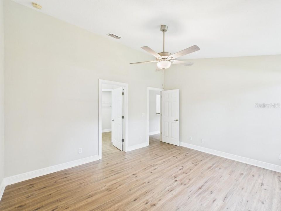 For Sale: $315,000 (4 beds, 2 baths, 1528 Square Feet)