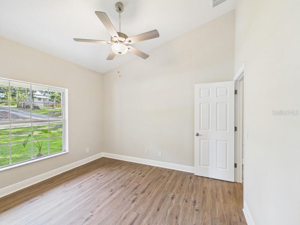 For Sale: $315,000 (4 beds, 2 baths, 1528 Square Feet)