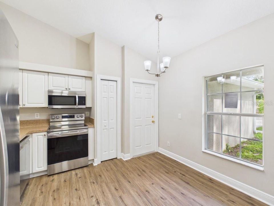 For Sale: $315,000 (4 beds, 2 baths, 1528 Square Feet)