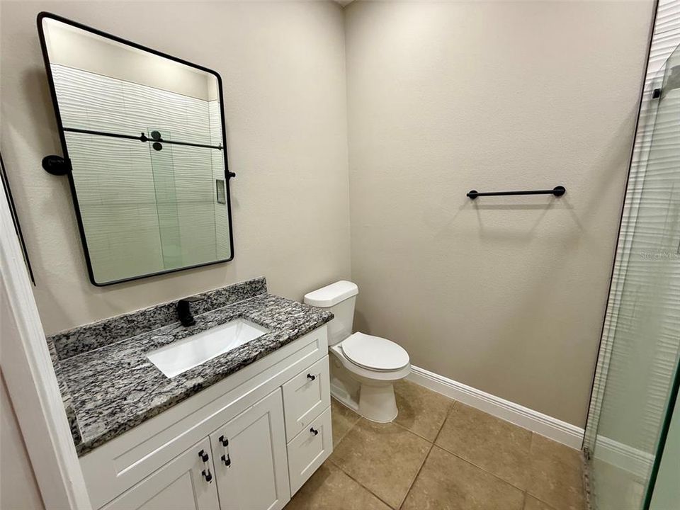 For Rent: $2,000 (3 beds, 2 baths, 1926 Square Feet)