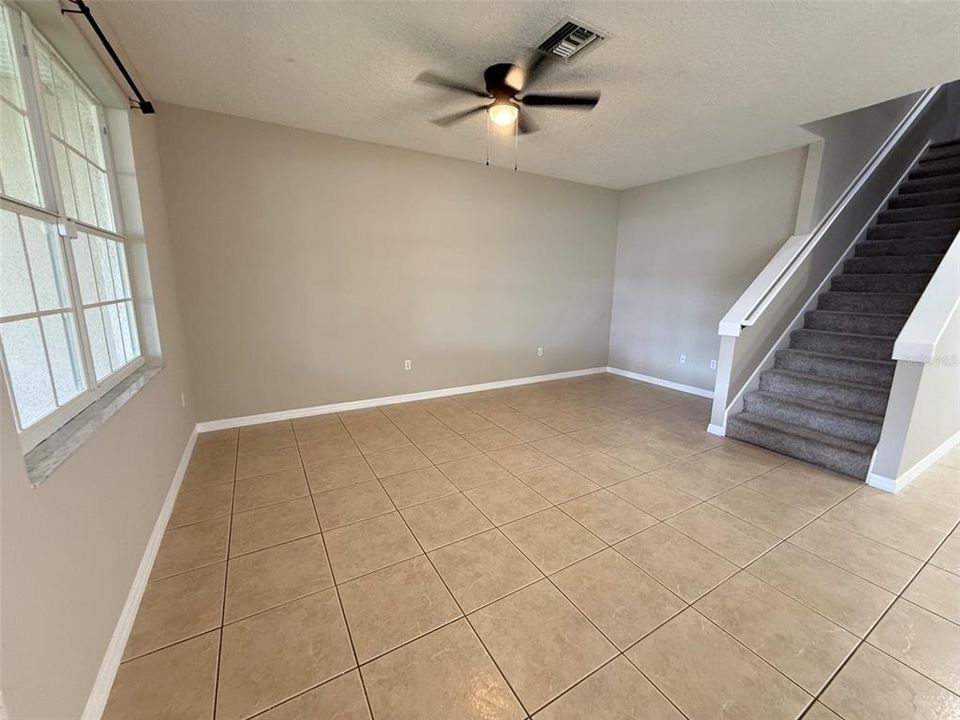 For Rent: $2,000 (3 beds, 2 baths, 1926 Square Feet)