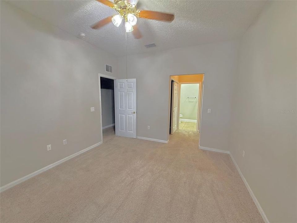 For Rent: $2,000 (3 beds, 2 baths, 1926 Square Feet)
