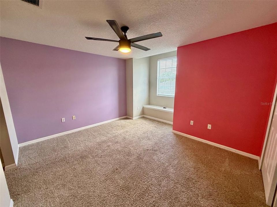 For Rent: $2,000 (3 beds, 2 baths, 1926 Square Feet)