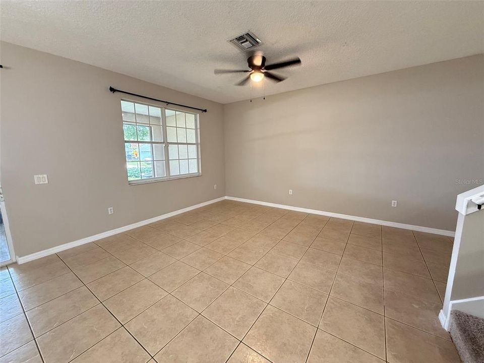 For Rent: $2,000 (3 beds, 2 baths, 1926 Square Feet)