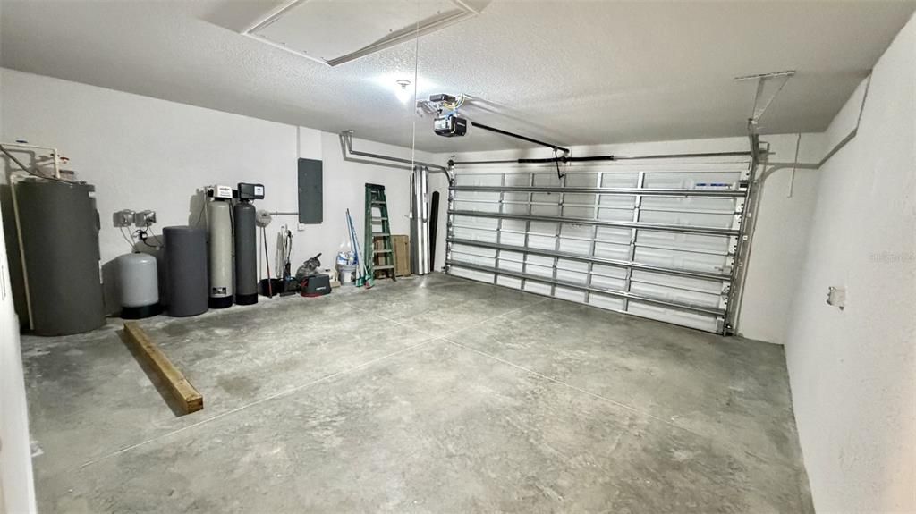 For Sale: $369,900 (4 beds, 2 baths, 2335 Square Feet)