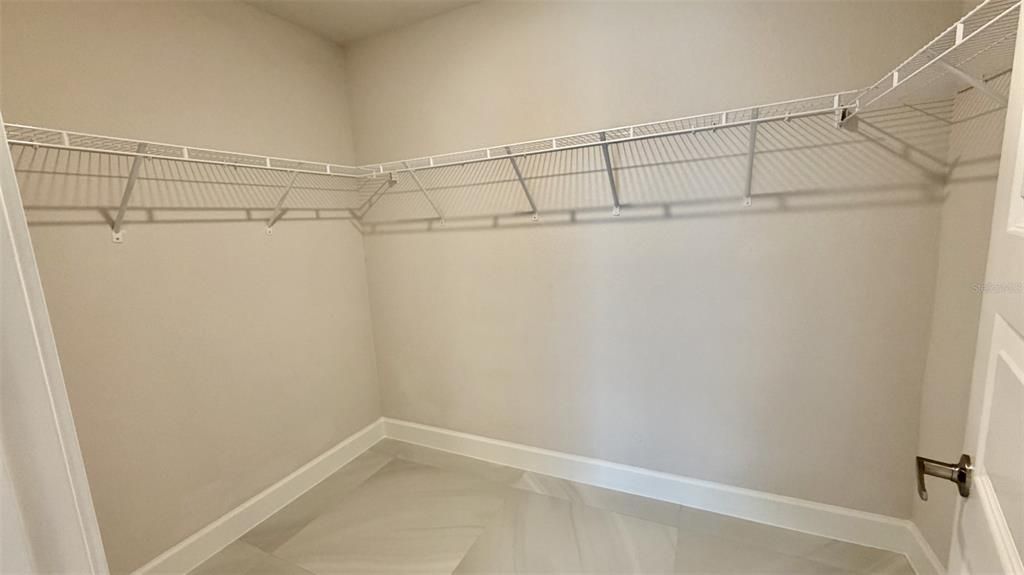 For Sale: $369,900 (4 beds, 2 baths, 2335 Square Feet)