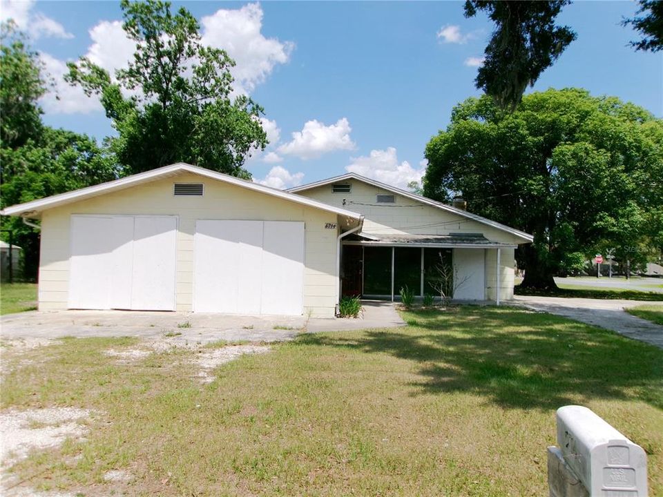 For Sale: $95,000 (3 beds, 1 baths, 1992 Square Feet)