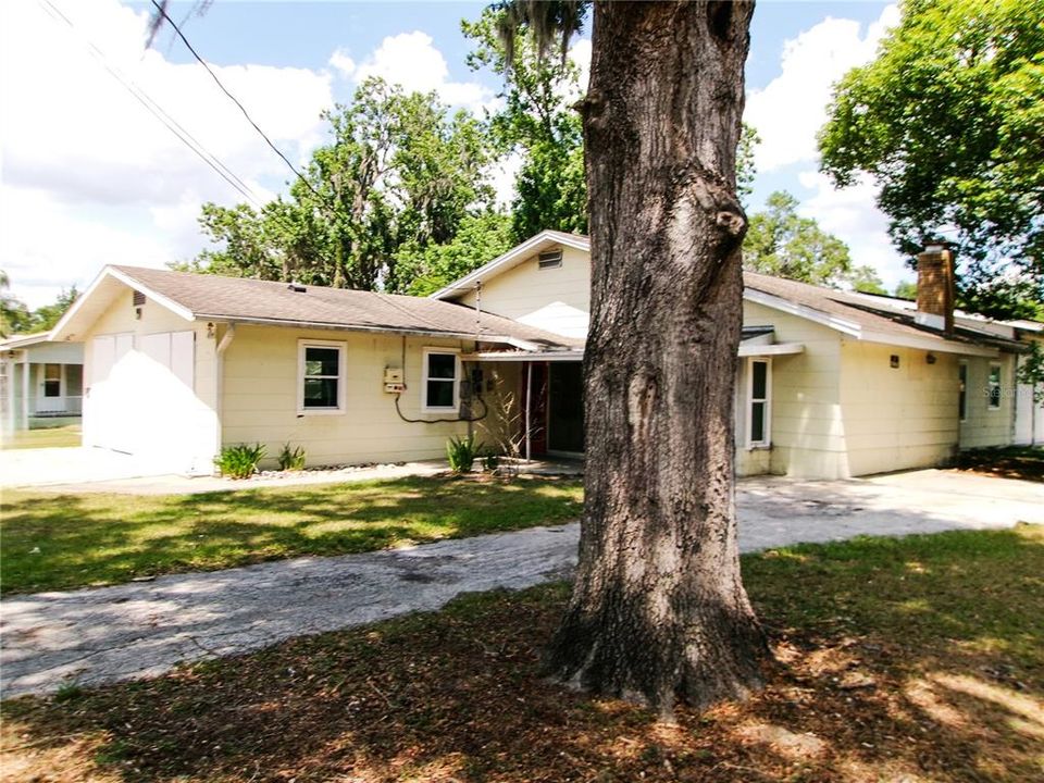 For Sale: $95,000 (3 beds, 1 baths, 1992 Square Feet)