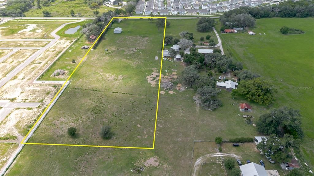 На продажу: $3,295,000 (8.63 acres)