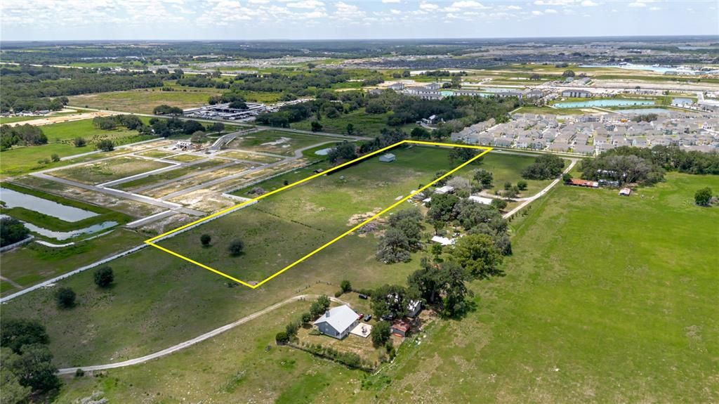 На продажу: $3,295,000 (8.63 acres)