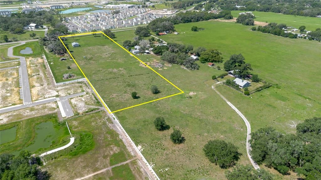 На продажу: $3,295,000 (8.63 acres)