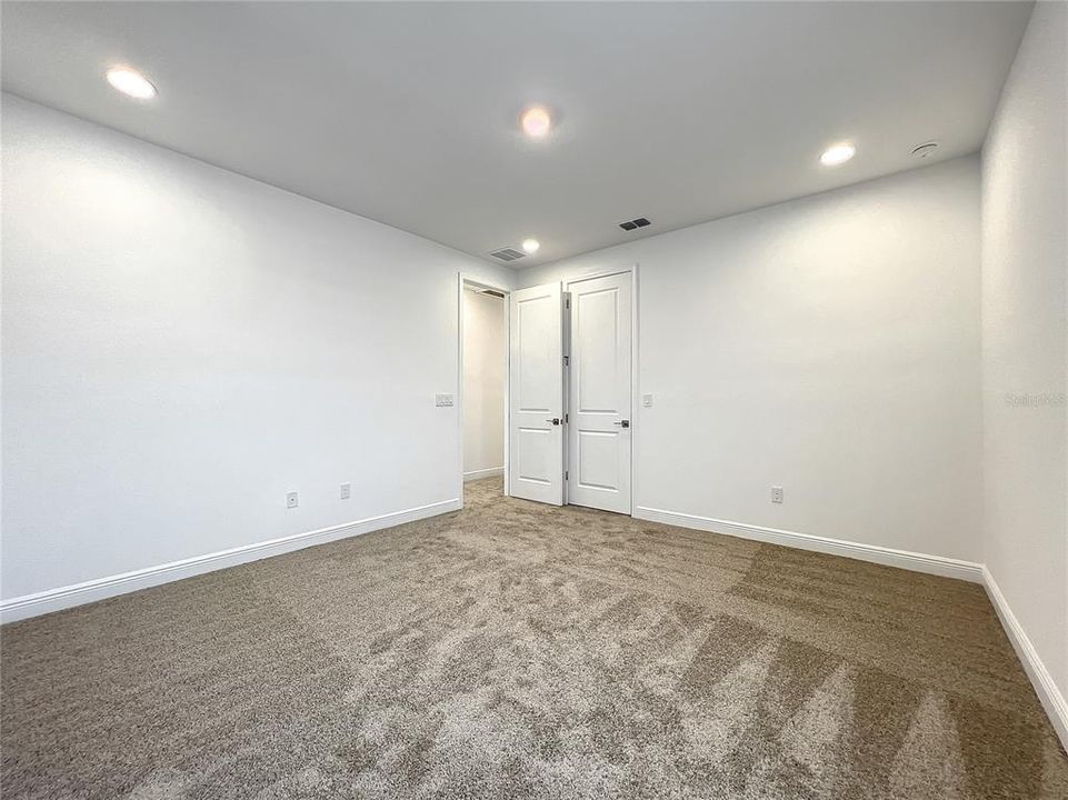 For Rent: $4,999 (6 beds, 4 baths, 4170 Square Feet)