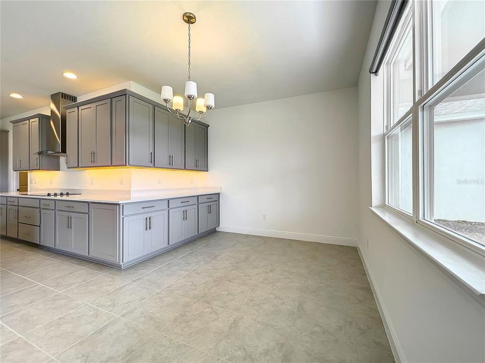 For Rent: $4,999 (6 beds, 4 baths, 4170 Square Feet)