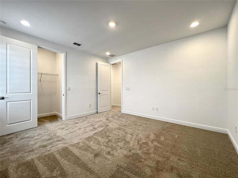For Rent: $4,999 (6 beds, 4 baths, 4170 Square Feet)