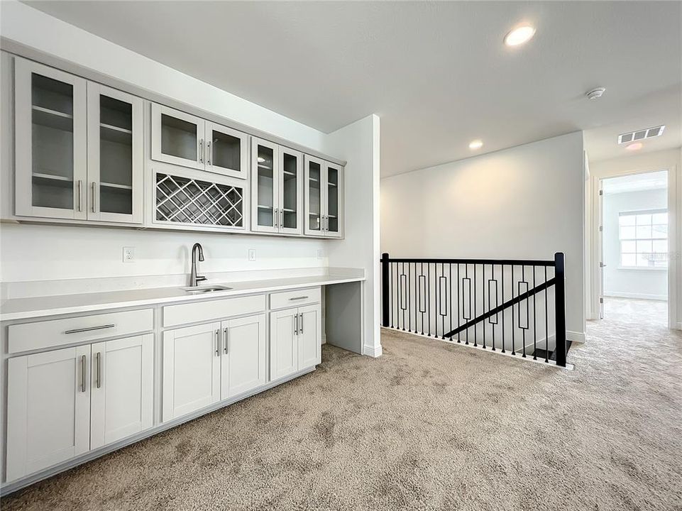 For Rent: $4,999 (6 beds, 4 baths, 4170 Square Feet)