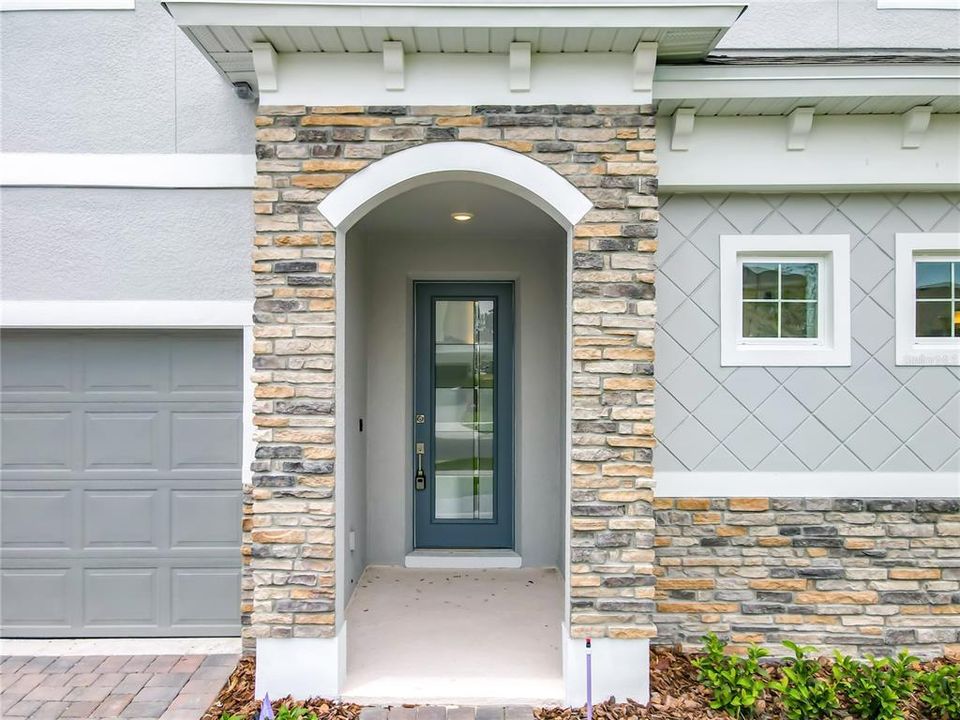 For Rent: $4,999 (6 beds, 4 baths, 4170 Square Feet)