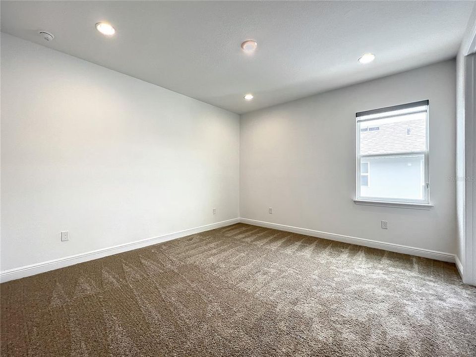 For Rent: $4,999 (6 beds, 4 baths, 4170 Square Feet)