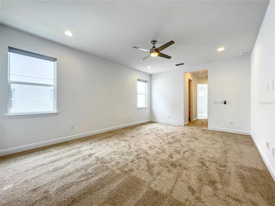 For Rent: $4,999 (6 beds, 4 baths, 4170 Square Feet)