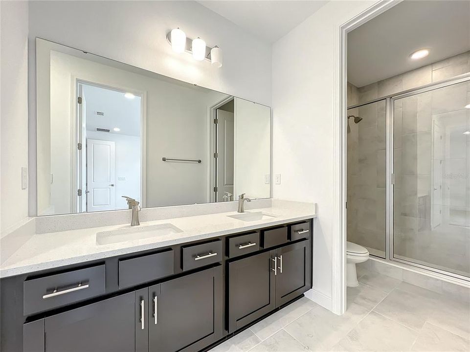 For Rent: $4,999 (6 beds, 4 baths, 4170 Square Feet)