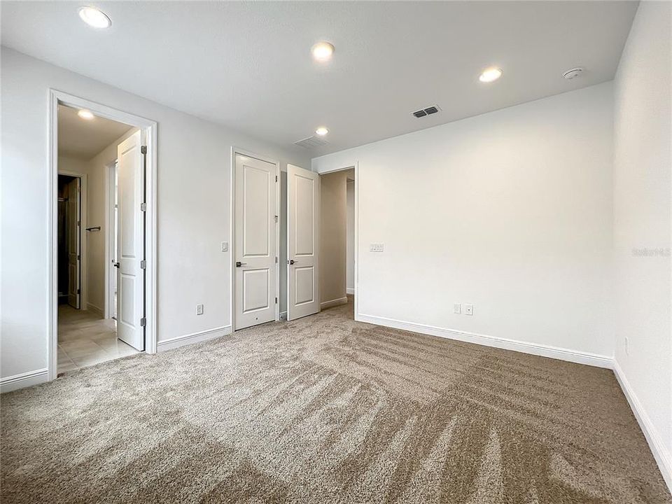 For Rent: $4,999 (6 beds, 4 baths, 4170 Square Feet)